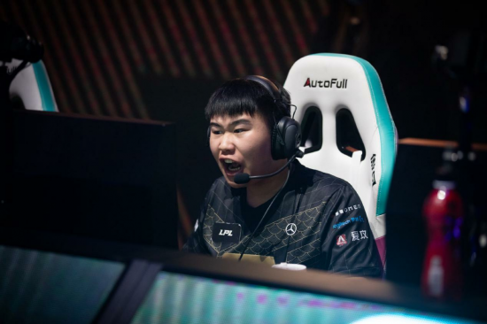 中国手游《Gossip Harbor》首次登顶收入榜亚军《Kingshot》紧随其后